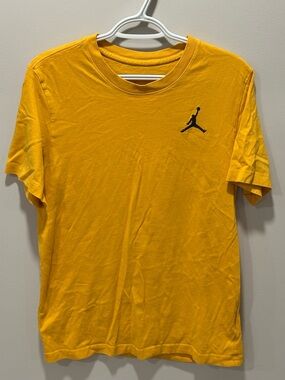 Jordan Men’s Yellow T-Shirt Size Medium